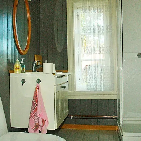 Four-bedroom Holiday In Fjortoft * Brattvag